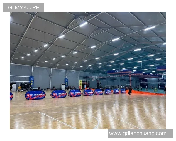 足球明星与篮球场的精彩对决谁才是真正的全能运动员